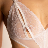 Body Peek-a-boo in Pizzo
