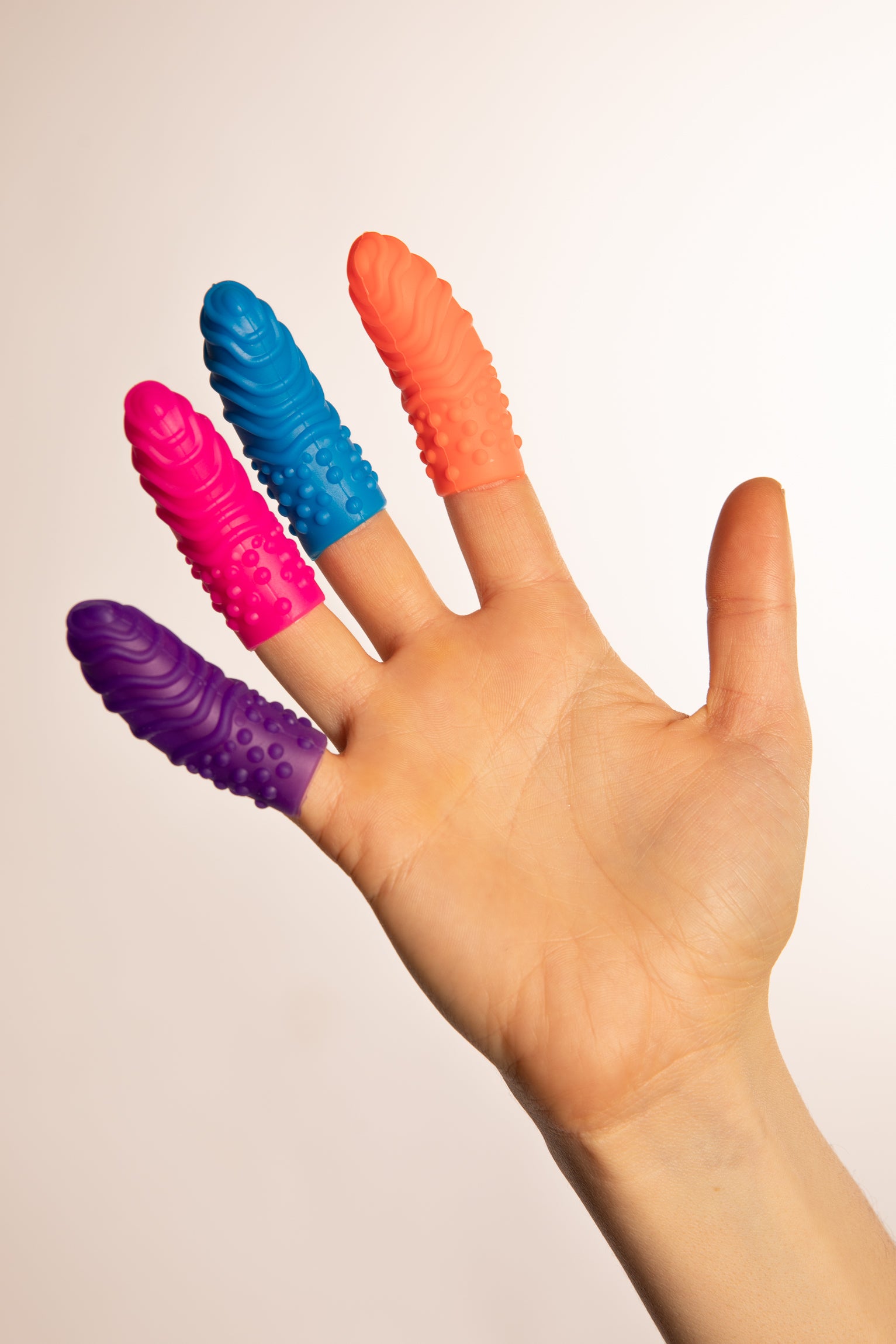 stimolatore clitorideo, dita, clitoride, toy