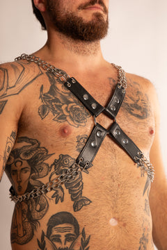 Harness con Catene in Eco Pelle