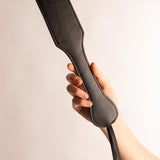 Paddle con Borchie in Eco Pelle