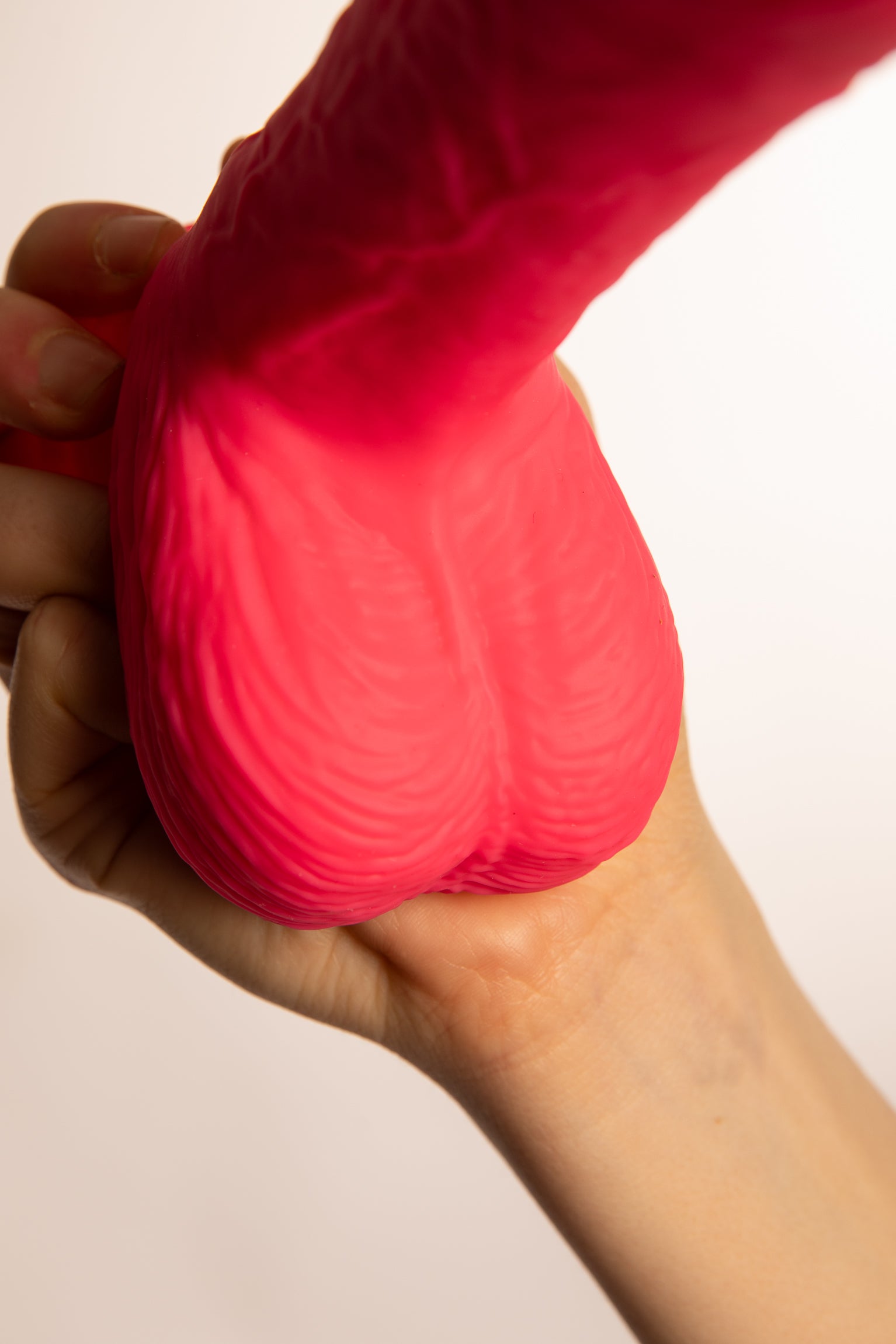 dildo, semirealistico, vibratore, dildo vibrante, studs