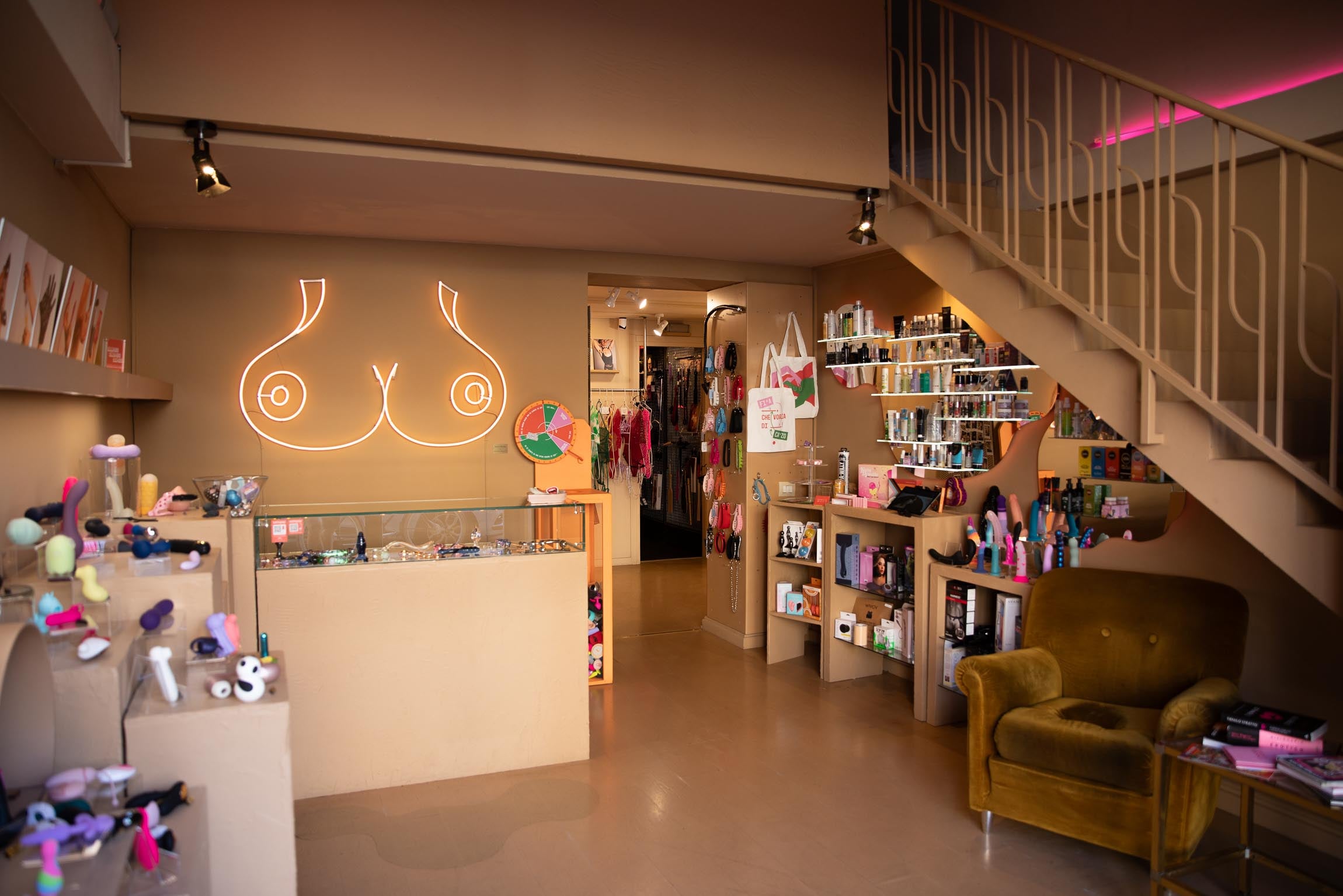 sexy shop, wovo store, negozio 